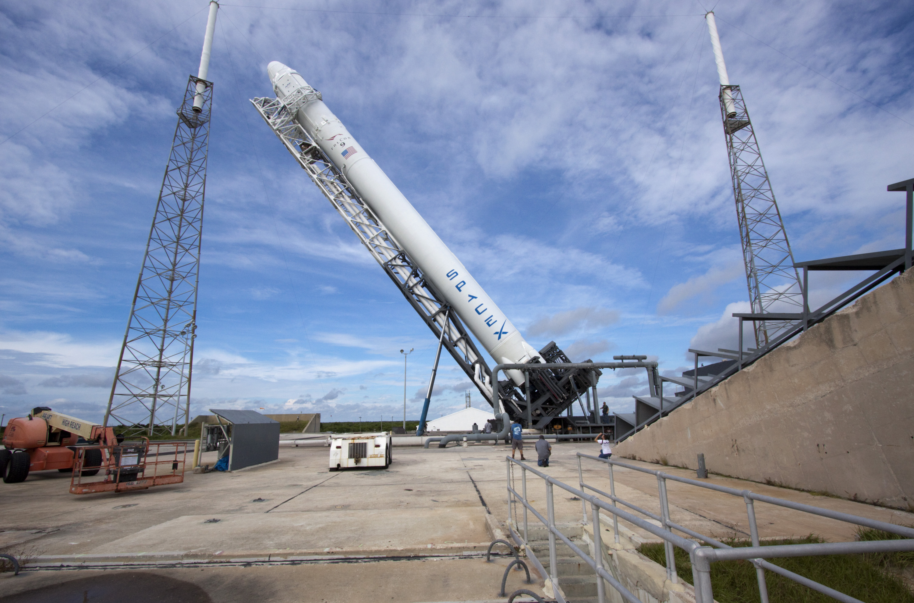 SpaceX-Falcon9-esplode