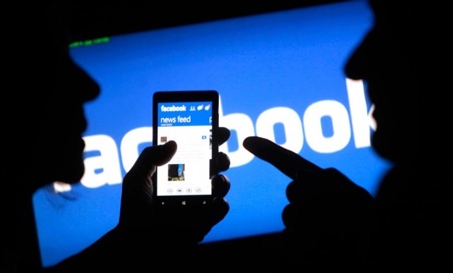 Facebook invita i dipendenti ad utilizzare smartphone Android