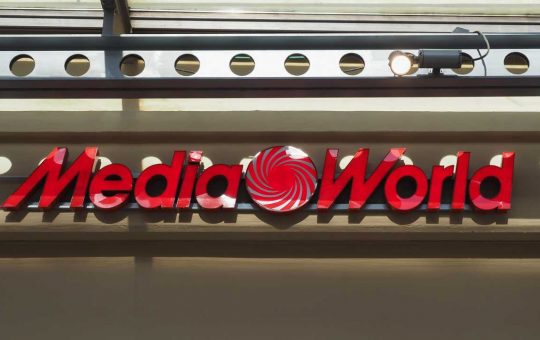 Mediaworld insegna - Fonte Depositphotos - themagazinetech.com