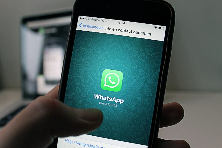 WhatsApp, App di messaggistica su smartphone